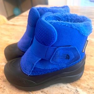 Toddler North Face snow boots, size 9c, worn once, like new!
